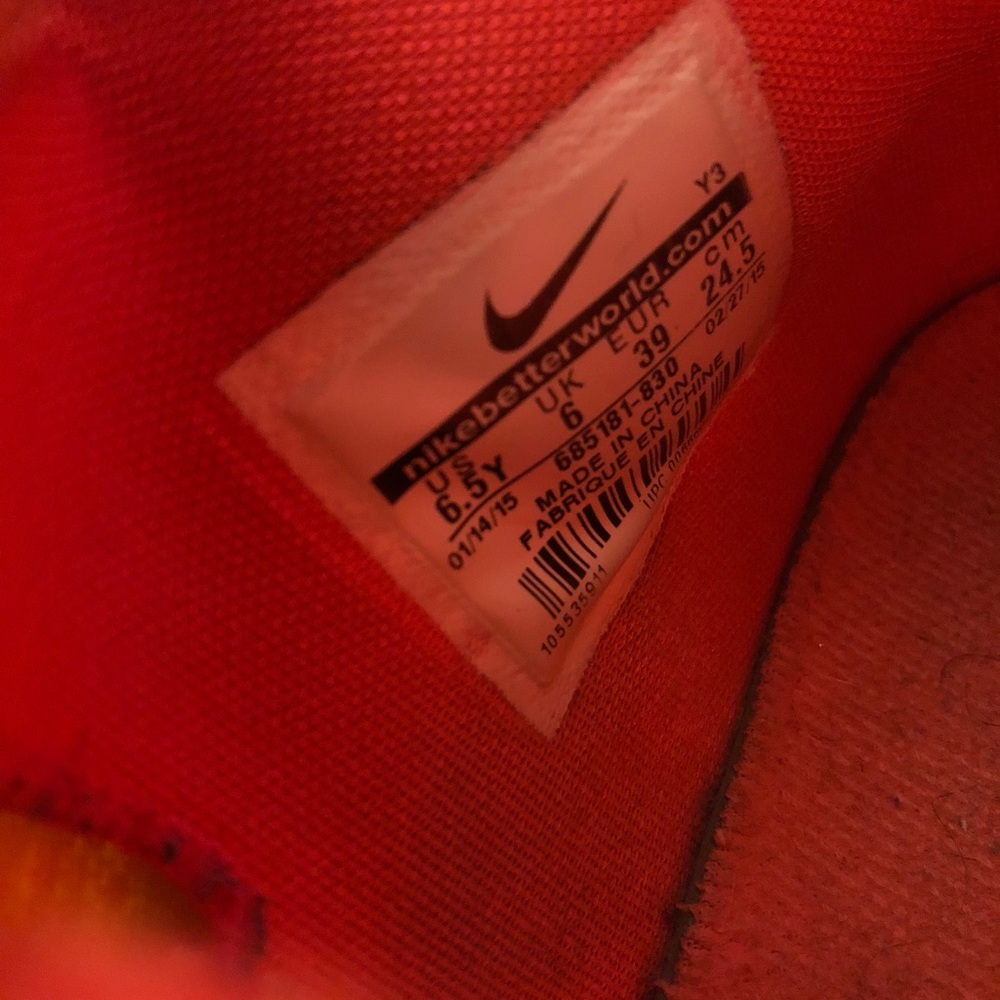 Nike’s - Picture 5 of 7